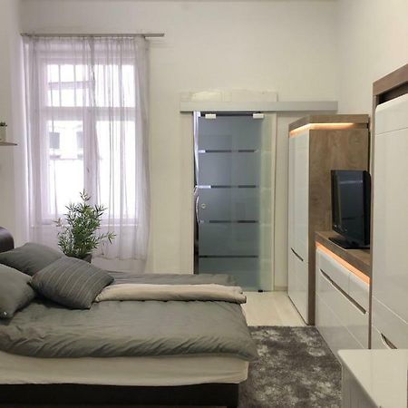 Feherhajo 12-14 Будапеща Екстериор снимка